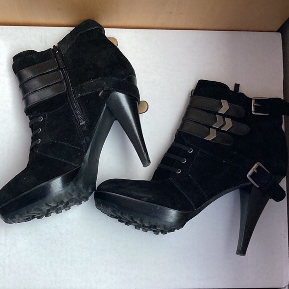 Nine West Black Suede Ankle Boots. Size 7 - Picture 1 of 7